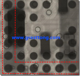 BGA錫球尺寸小于0.4mm，采用降低BGA內圍襲球的錫膏量所得到X-Ray，稍微留意一下可以發現最外圈的錫量(圓的直徑)比其他內圍的錫球上的錫量來得多一點點。也就是外圈的黑色圓形直徑比內圈的圓形來得大一點點。