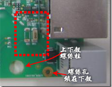 有人認(rèn)為電容旁邊已經(jīng)有螺絲將電路板固定于機(jī)殼上了，不應(yīng)該發(fā)生電路板彎曲的現(xiàn)象才對(duì)。